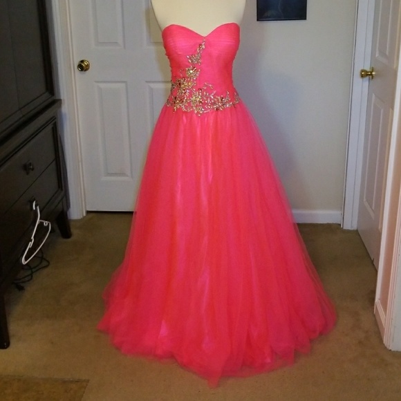 Bright pink prom or pageant dress - Picture 1 of 8